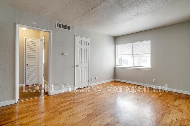 Building Photo - 3417 S University Dr