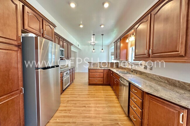 Building Photo - 324 Curacao Way