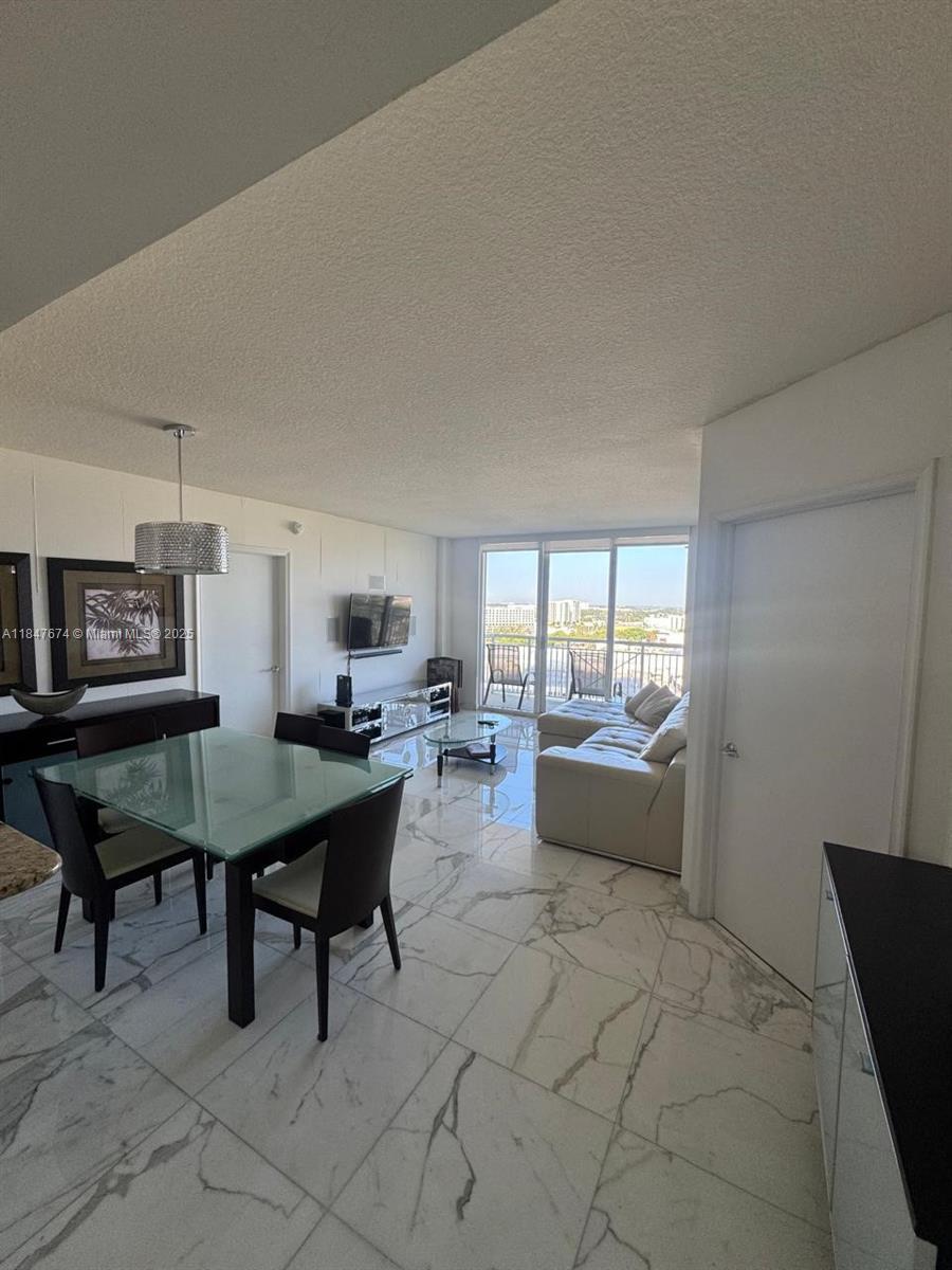 Building Photo - 19501 W Country Club Dr