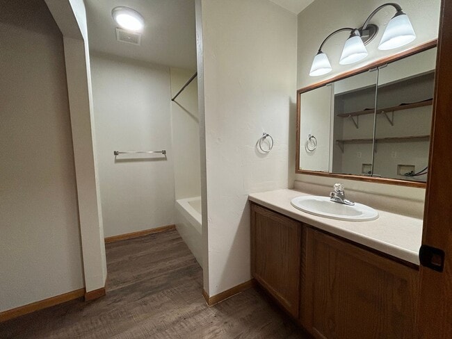 Building Photo - 416-418 Pecor St