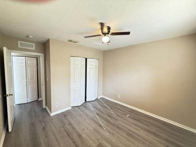 Building Photo - 3075 N Evergreen Cir