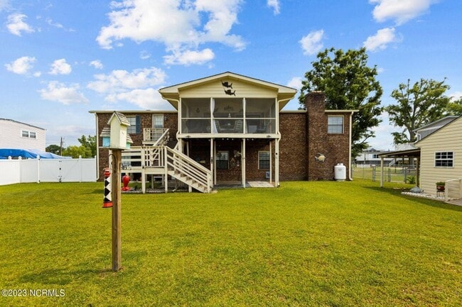 Building Photo - Waterfront 3 bedroom 2 bath