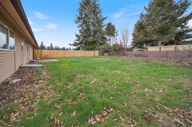 Building Photo - 4218 6th Ave NE