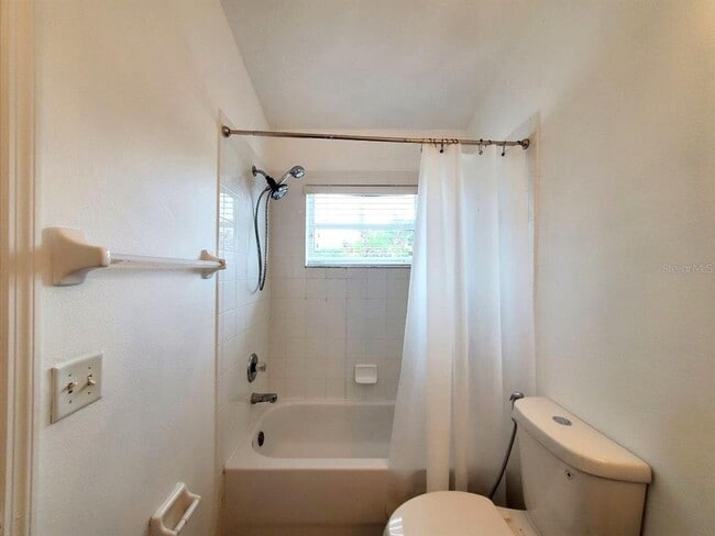 Building Photo - 1513 Deer Tree Ln