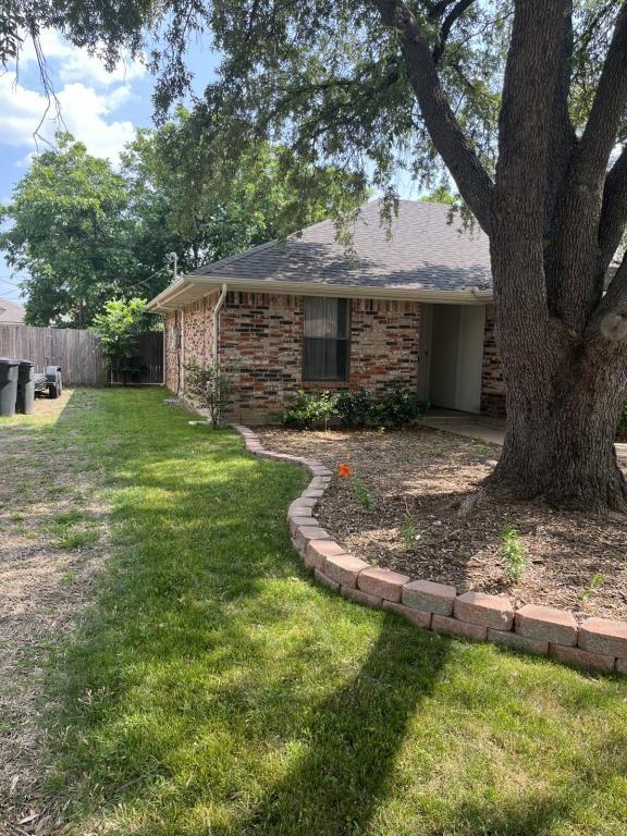 Building Photo - 710 Paintbrush Dr