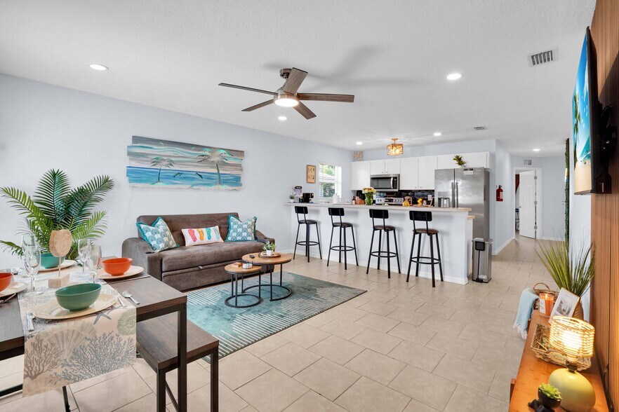 Primary Photo - 8615 44th Avenue Dr W