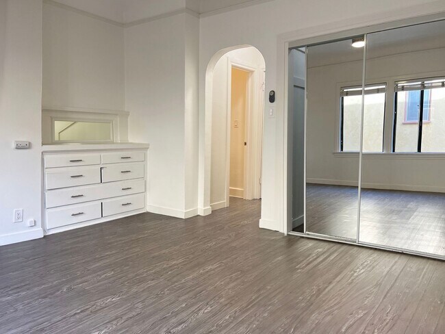 Interior Photo - LB0444 RUBS