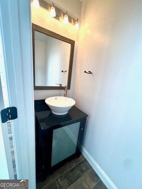 Building Photo - 3320 Northcliff Dr