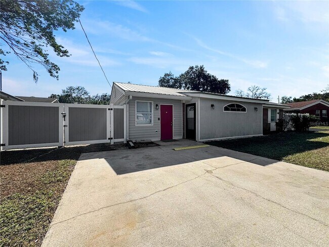 Building Photo - 1003 County Rd 17A W