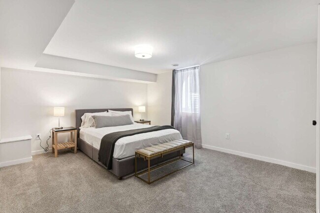 Building Photo - Charming 3-Bed Duplex in Vibrant Minneapolis Neighborhood