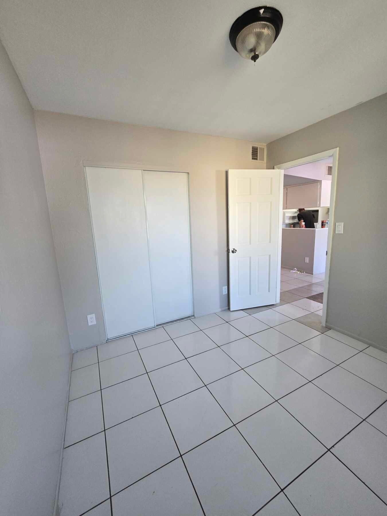 Building Photo - 1020 S 3rd Ave