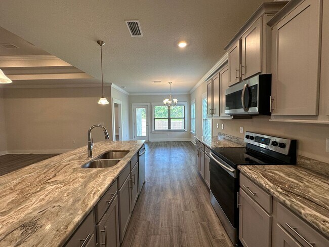 Building Photo - 4 Bedroom 3 Bath Craftsman Style Home off Beulah Rd!