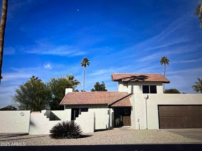 Building Photo - 912 E Acacia Cir