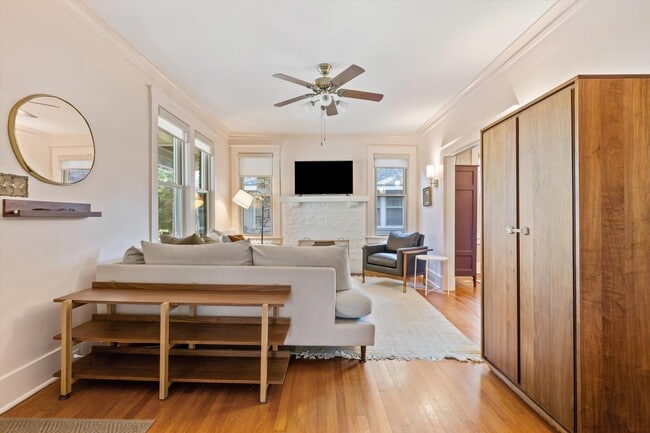 Building Photo - 1621 Linden Ave