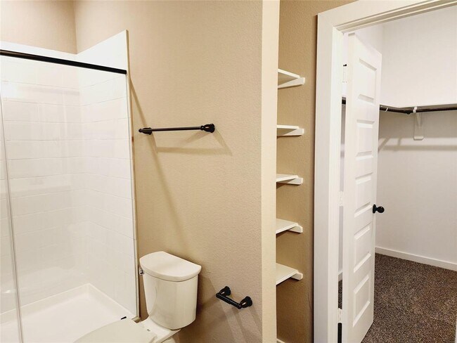 Building Photo - 9836 Grosbeak Ln