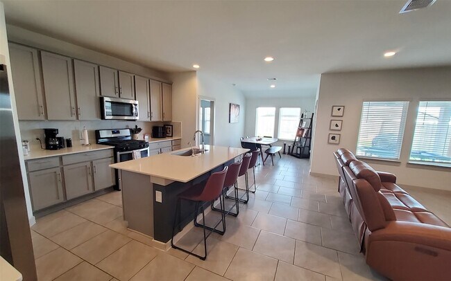 Building Photo - 3839 Sparkman Ln