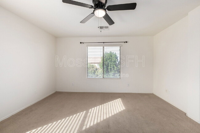 Building Photo - 2656 E Boston St