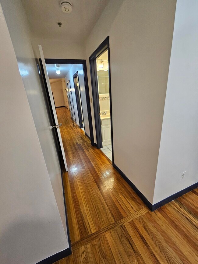 Building Photo - 2707 Central Ave