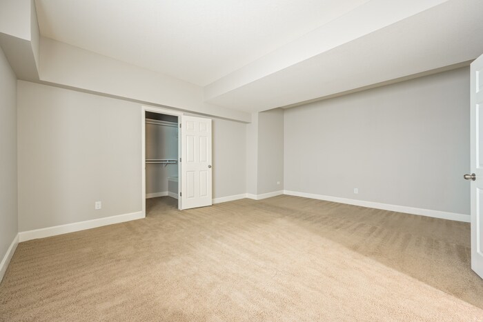 Building Photo - 5031 S Rome St