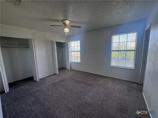 Building Photo - 1613 Bobby Lee Dr