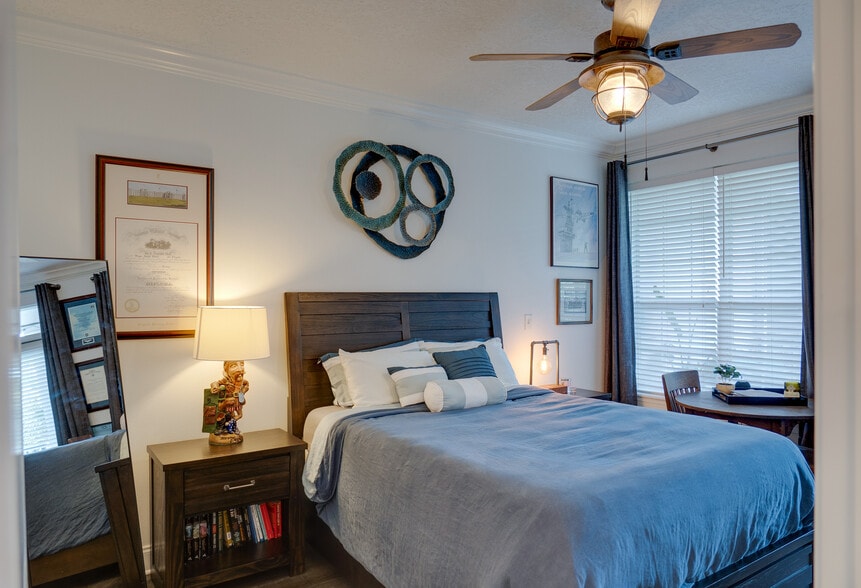 Primary Bedroom - 159 Brooks St SE