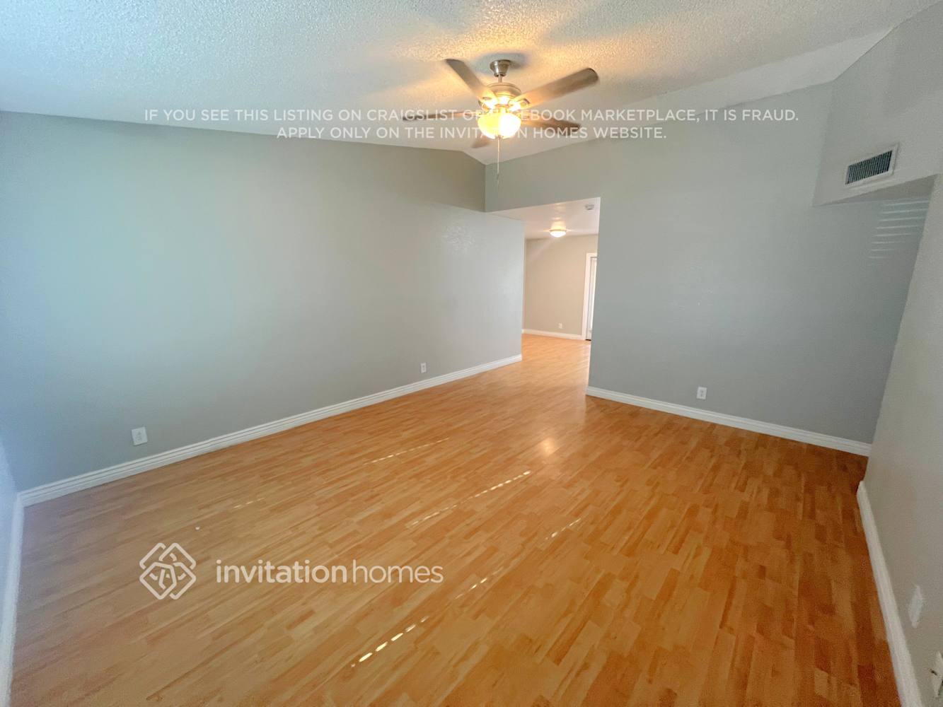 Building Photo - 2926 E Escondido Ave