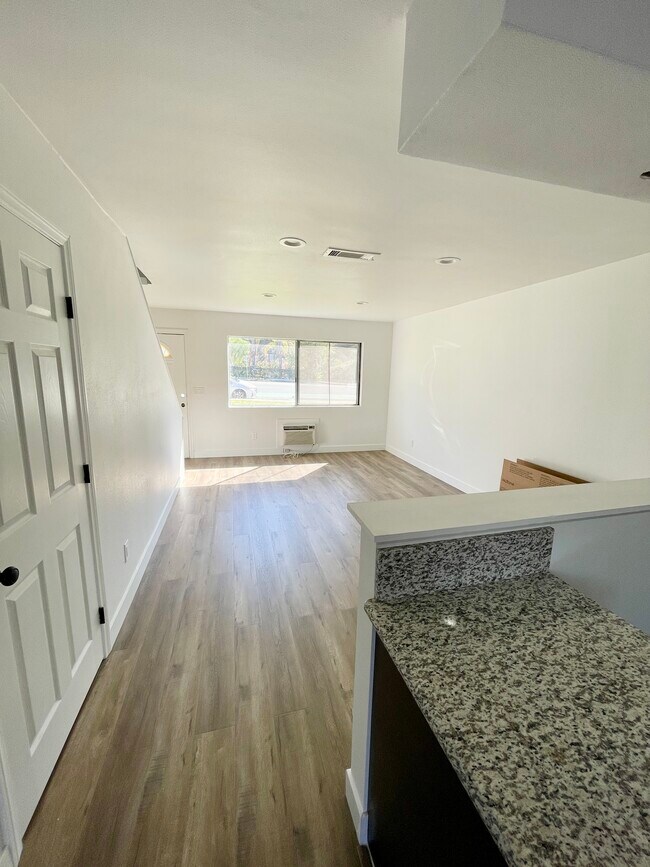 Building Photo - 1131 E Citrus Ave