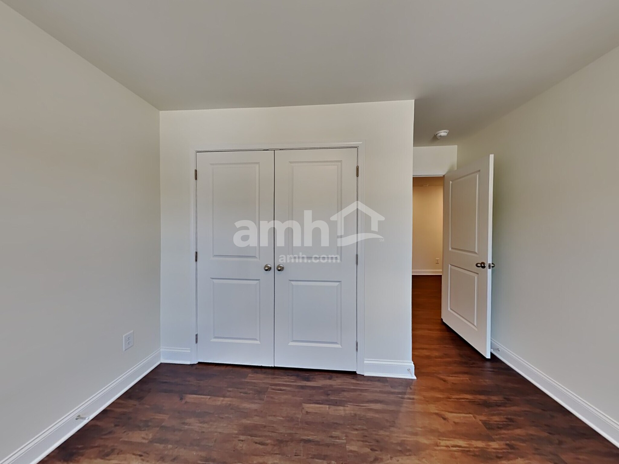 Building Photo - 639 Carnaby Ln