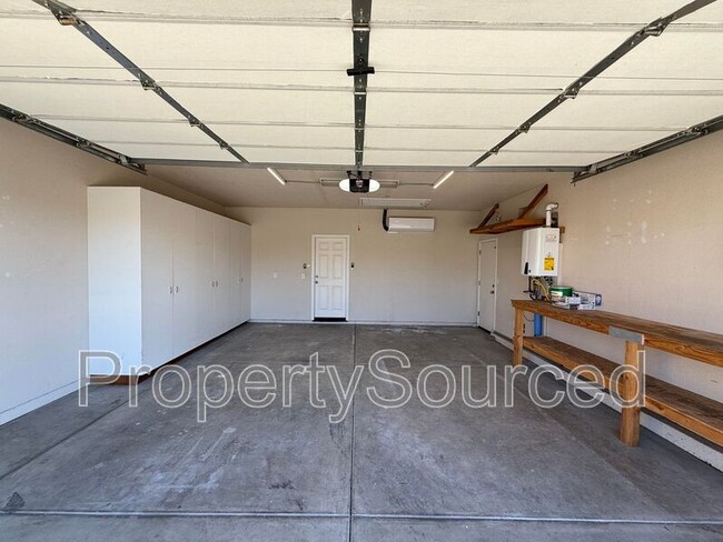 Building Photo - 1720 Dalia Ln