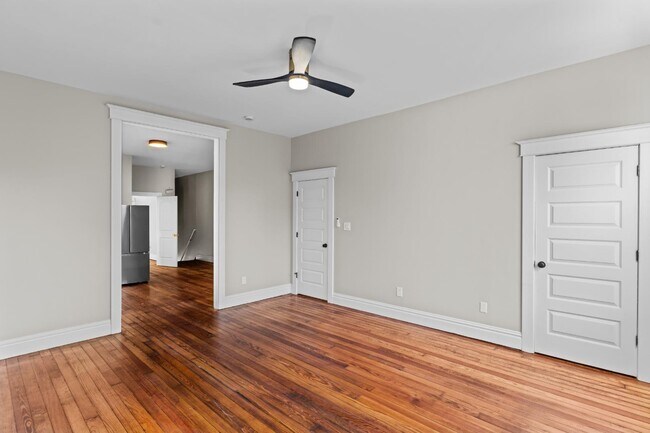 Building Photo - 3518 Iowa Ave