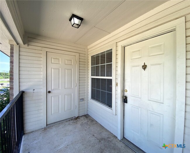 Building Photo - 334 S 40th St