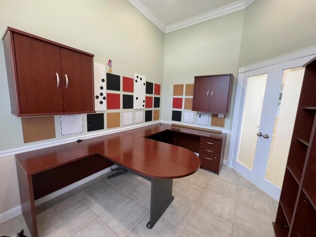 Building Photo - 969 Meadow Ave