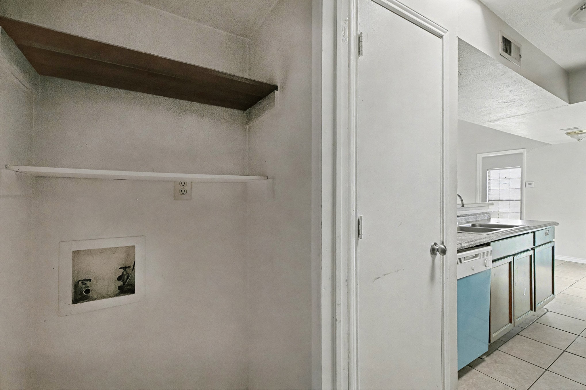 Building Photo - 2412 Limestone Dr