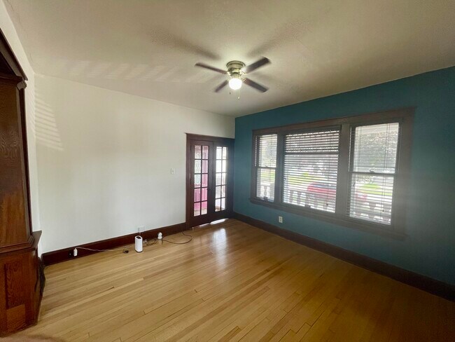Building Photo - 7420 23rd Ave