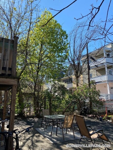 Building Photo - 366 Highland Ave