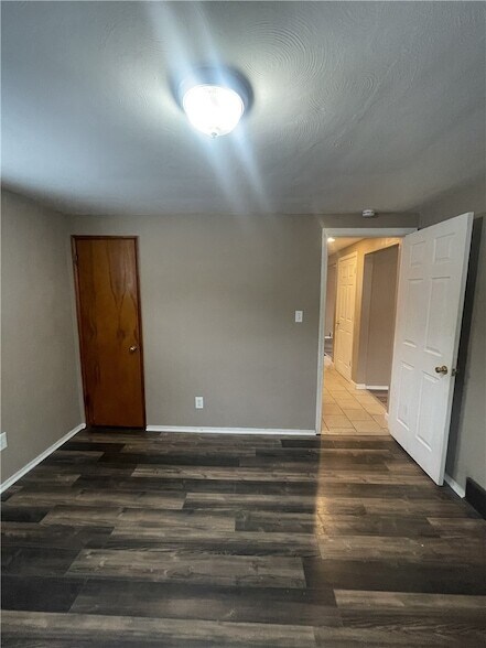 Building Photo - 149 Parkwood Rd