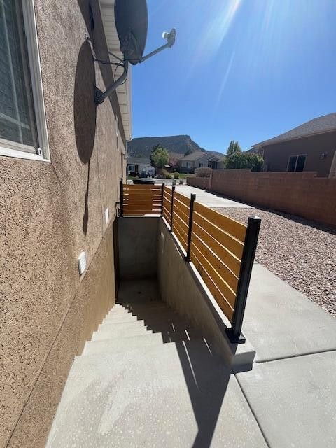 Building Photo - Charming downstairs apartment in Cedar Cit...