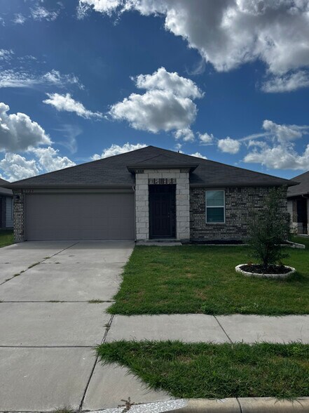 Primary Photo - 5725 Shanjia Dr