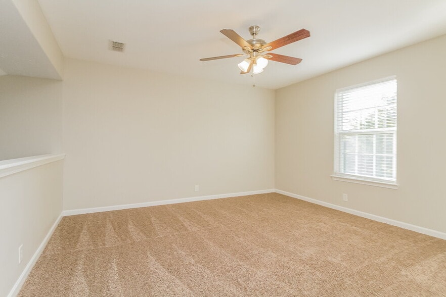 Building Photo - 2006 Zion Ln