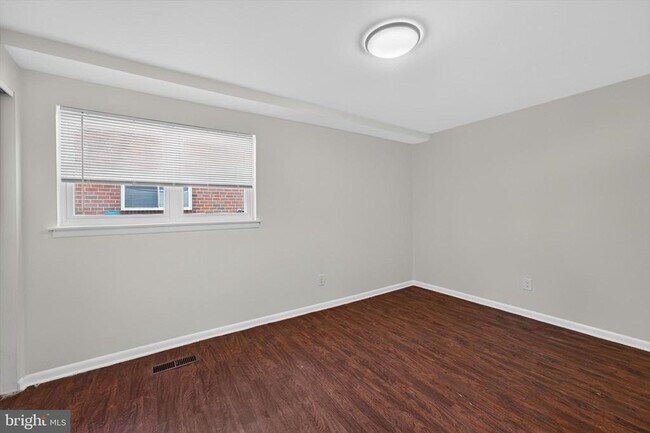 Building Photo - 2261 Strahle St