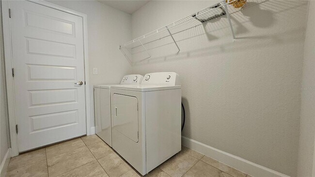 Building Photo - 5050 SW 91st St