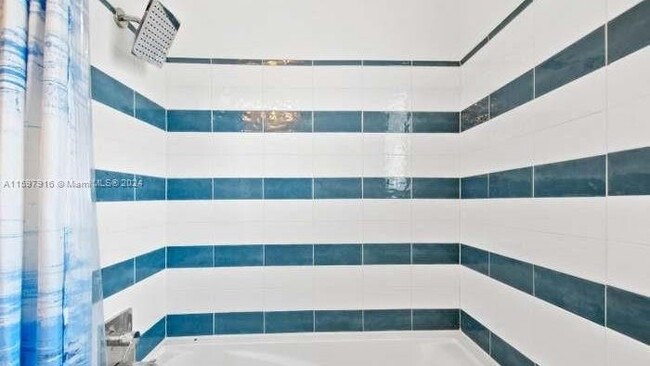 Building Photo - 646 33rd St