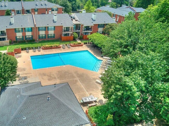 Building Photo - Modern 2 Bedroom Condo