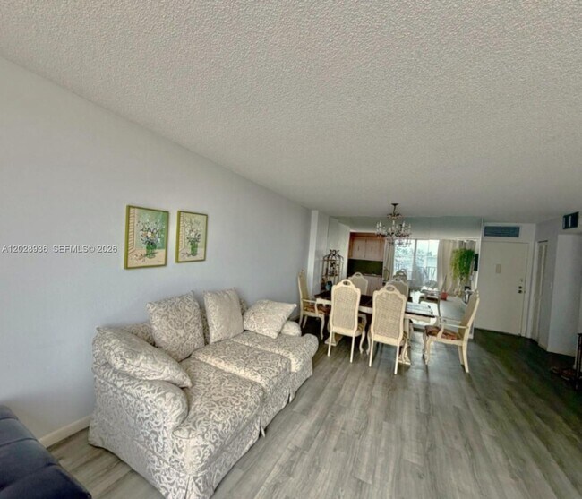 Building Photo - 2101 S Ocean Dr