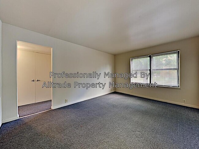 Building Photo - 5801 Russett Pl
