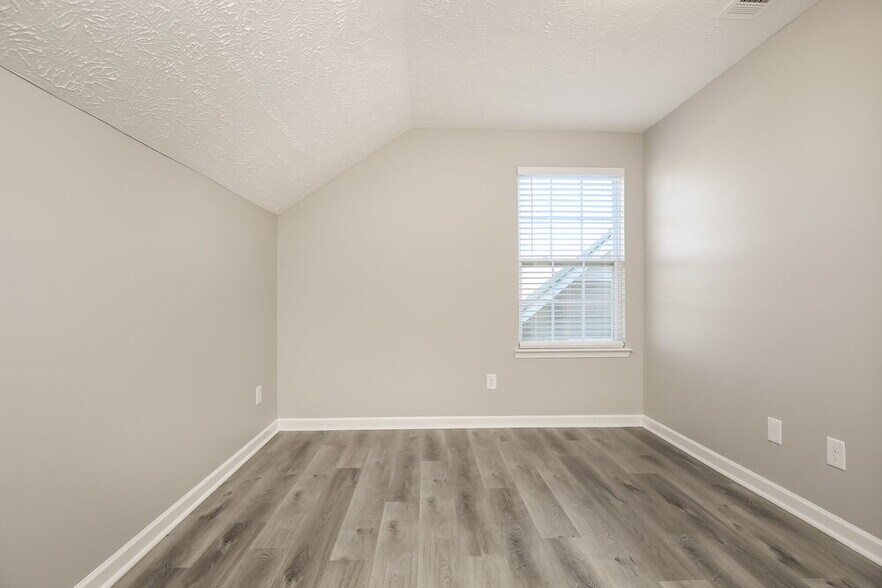 Building Photo - 8481 Lawson Dr