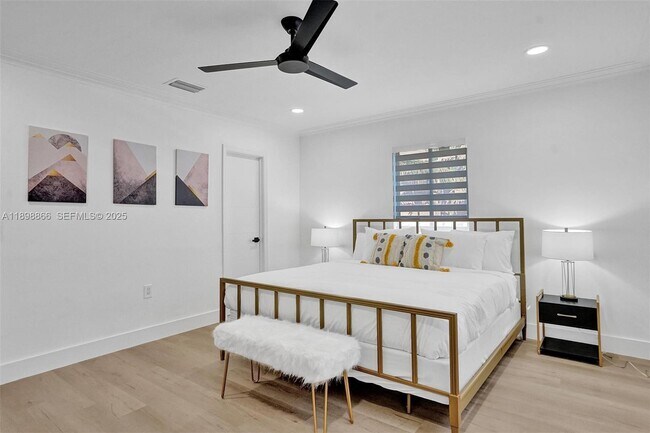 Building Photo - 725 Harrison St