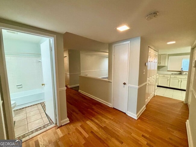 Building Photo - 57 Doranne Ct