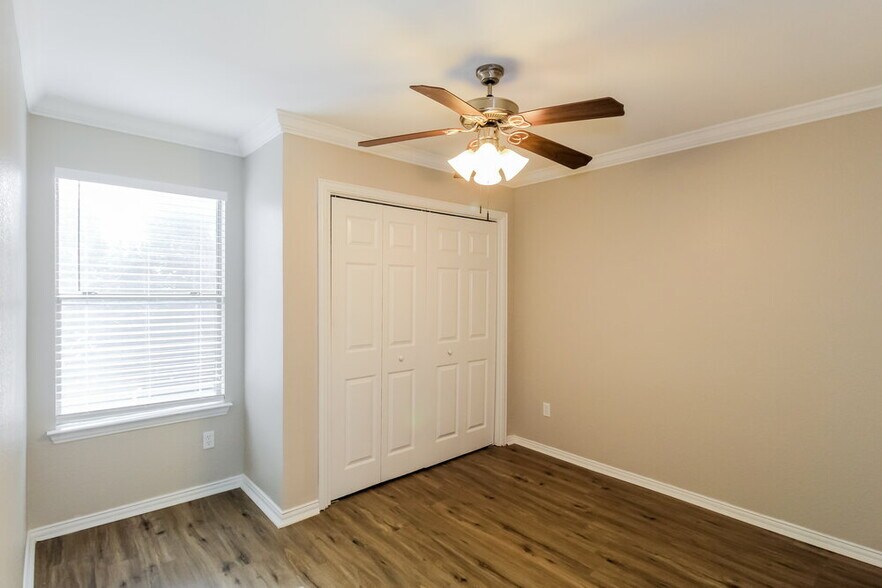 Building Photo - 12112 Walden Wood Dr