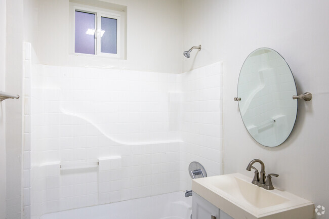 Bathroom - Westmoreland Apartments